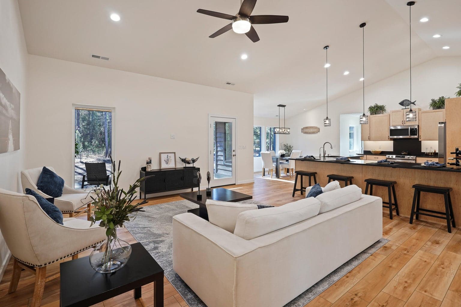 Photo of 15943 Cascade Lane 9 of 56
