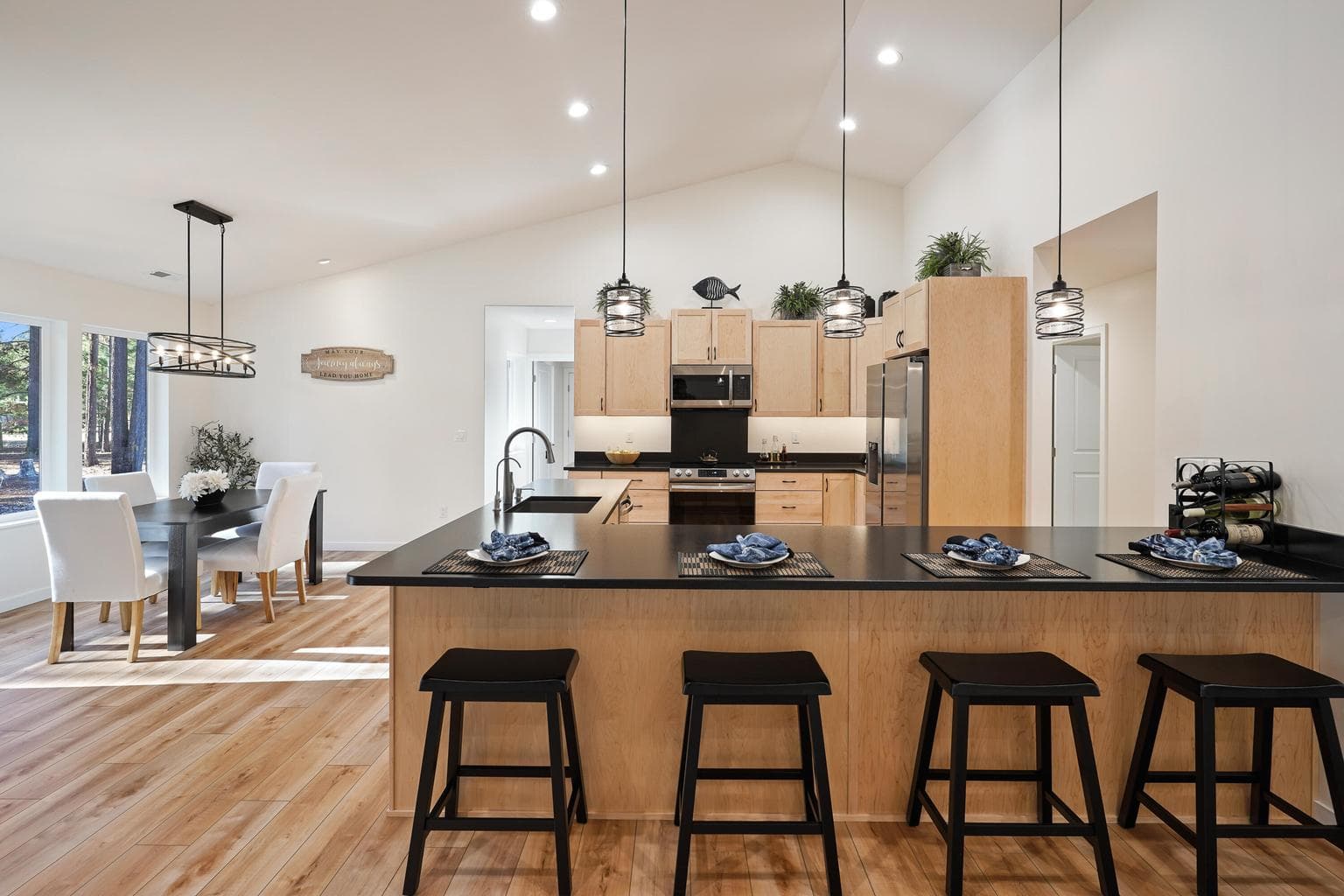 Photo of 15943 Cascade Lane 12 of 56