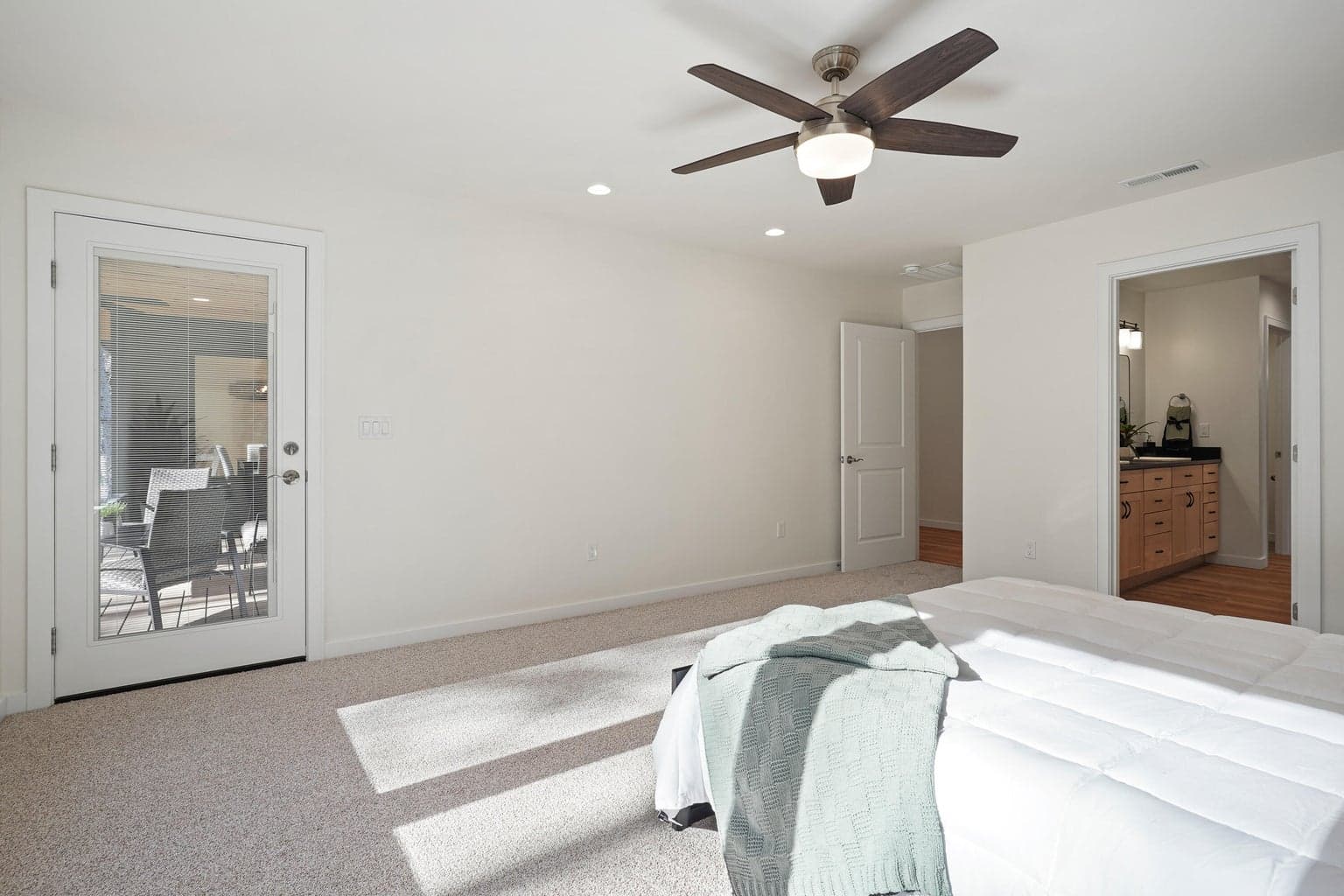 Photo of 15943 Cascade Lane 29 of 56