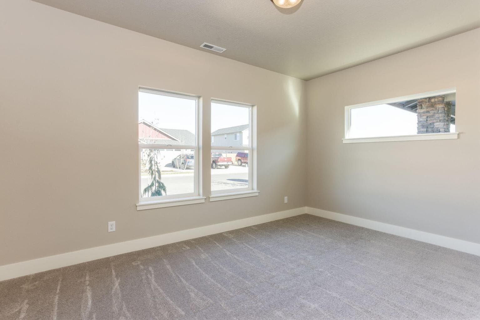 Photo of 4936 SW Yew Place 20 of 29