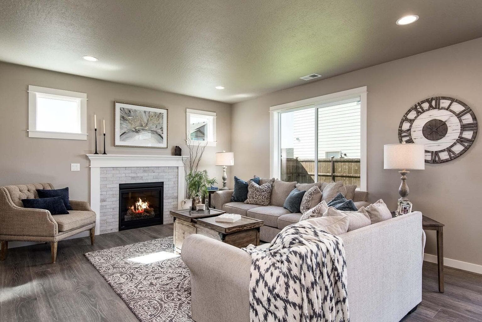 Photo of 3680 8th 2 of 23