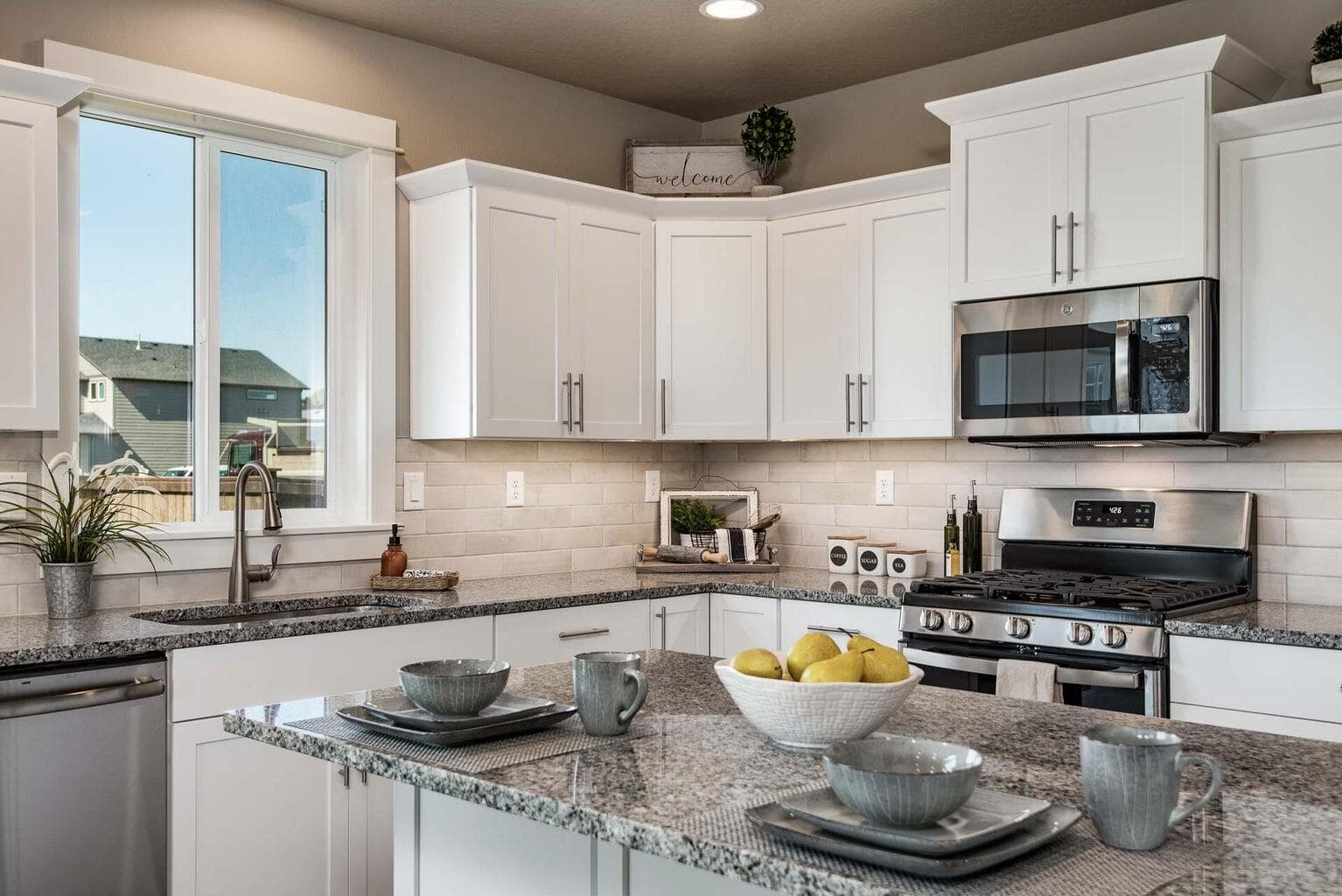 Photo of 3680 NW 8th Street 6 of 23
