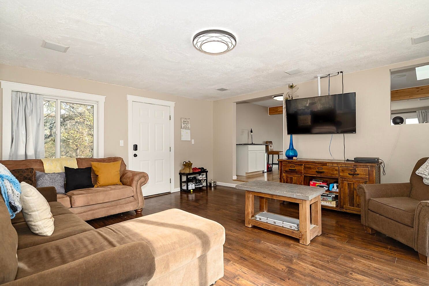 Photo of 6169 Tamarack 3 of 33