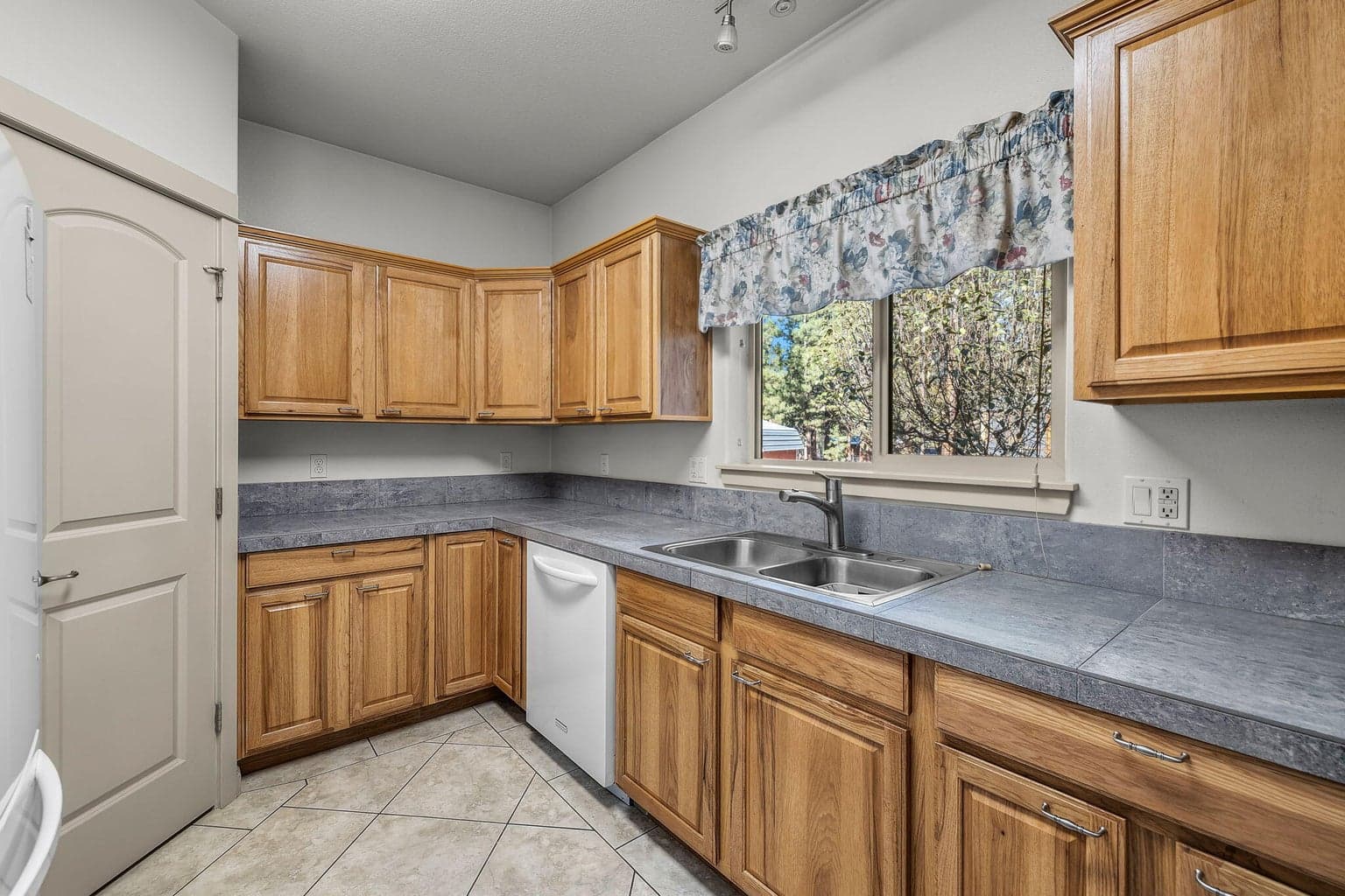 Photo of 52052 Red Pine 13 of 29