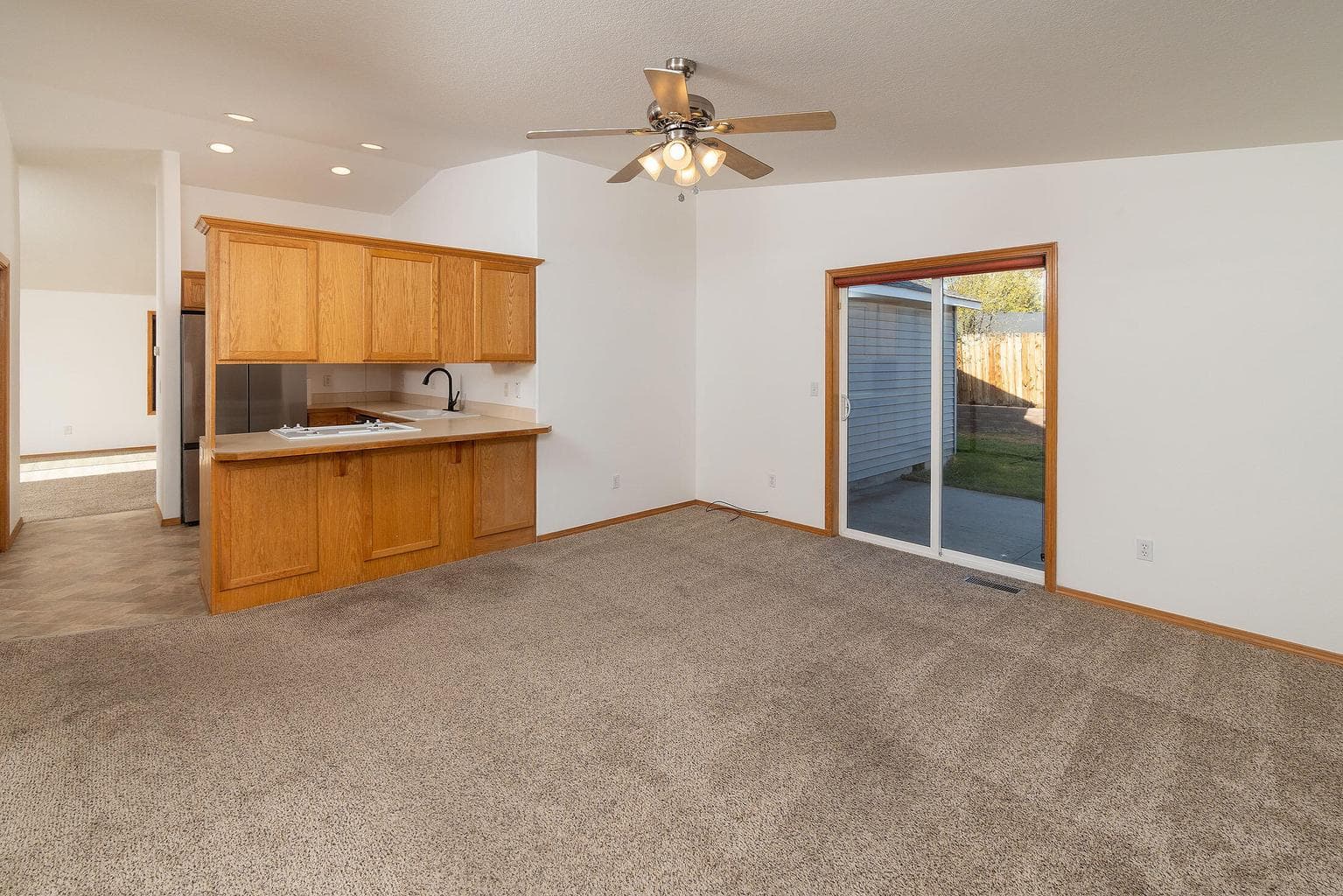 Photo of 725 NE Robin Place 8 of 22