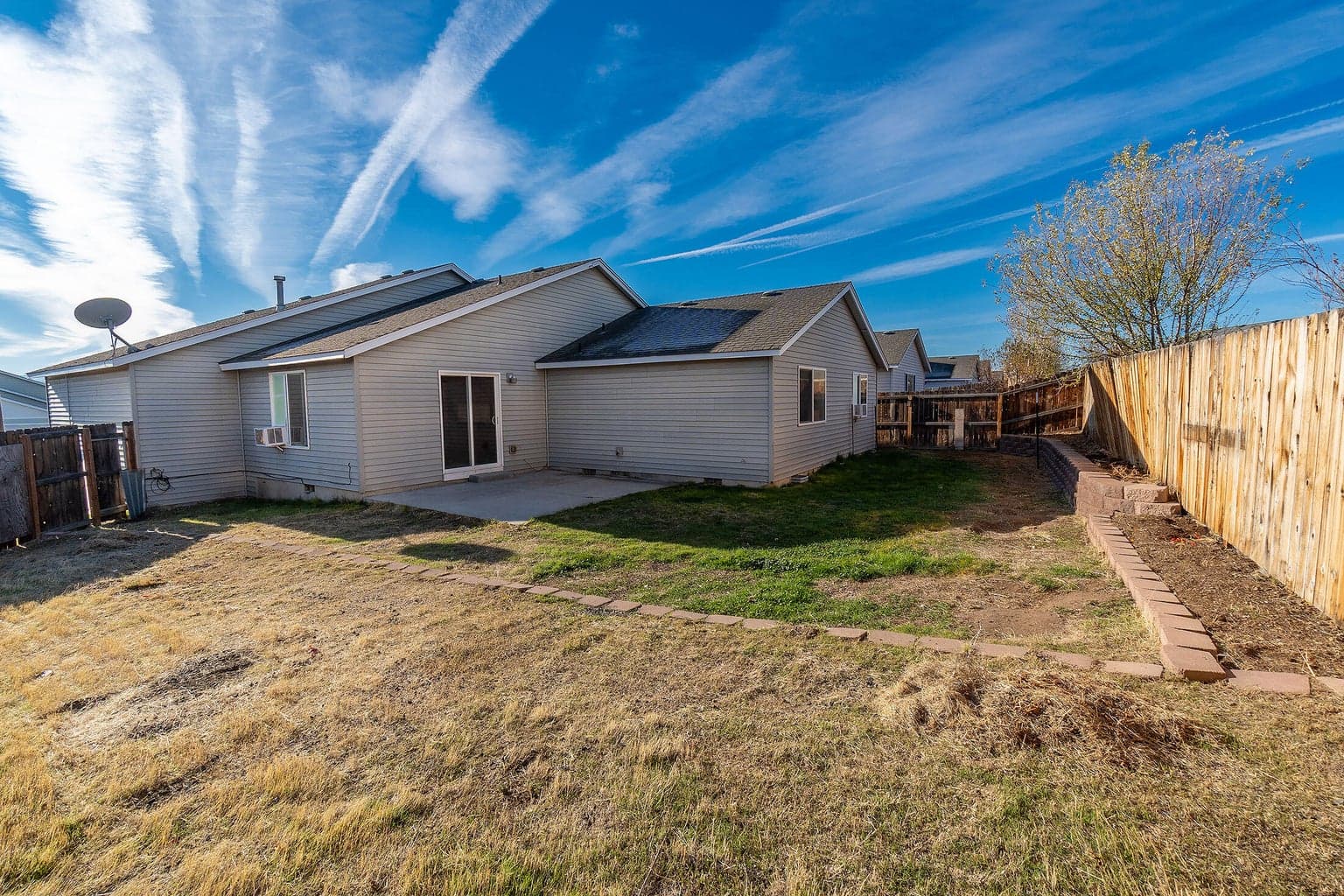 Photo of 725 NE Robin Place 17 of 22