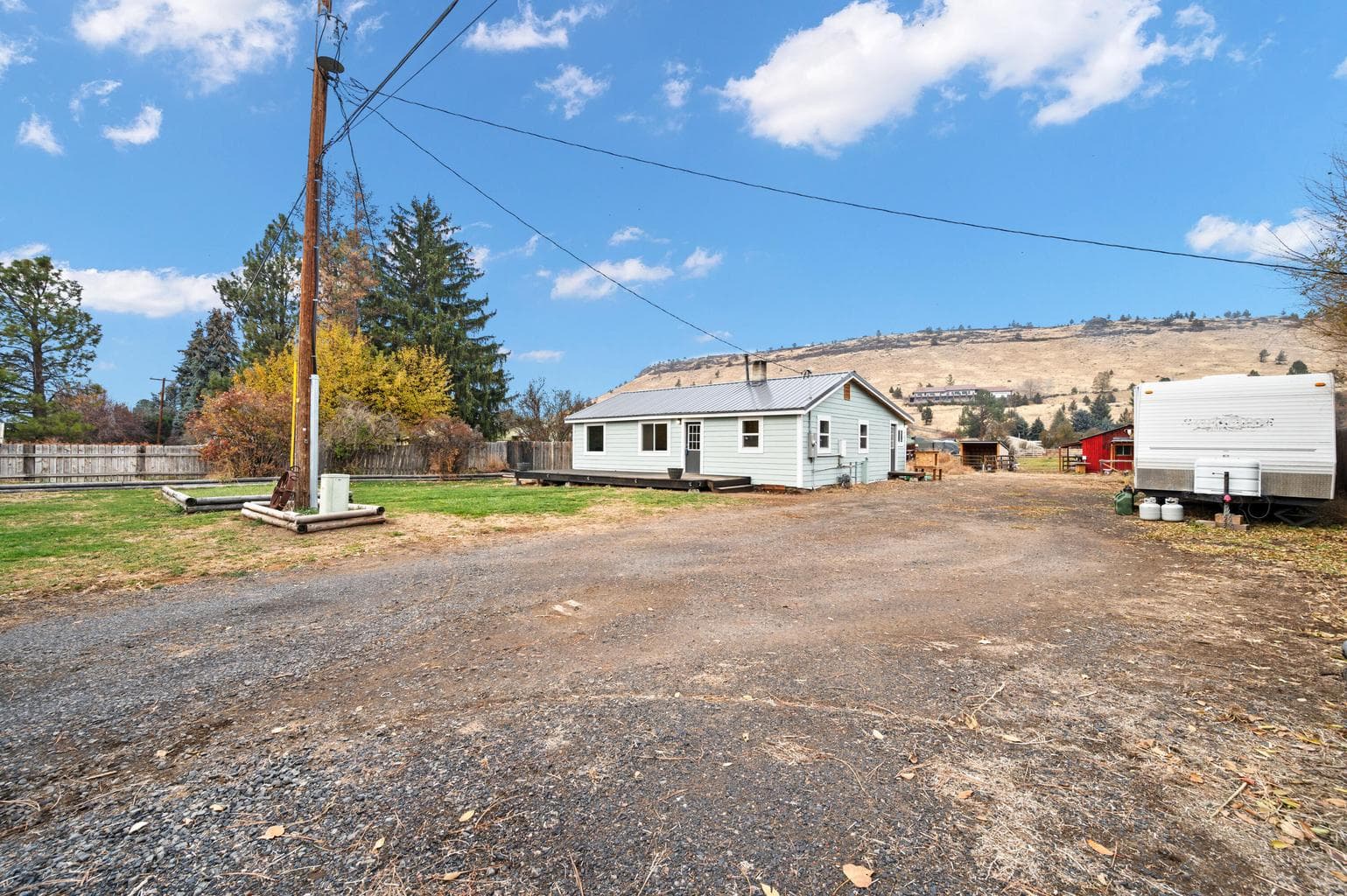 Photo of 2617 SE Paulina Highway 31 of 41