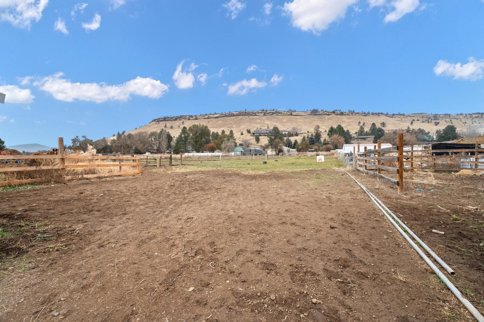 Photo of 2617 SE Paulina Highway 36 of 41