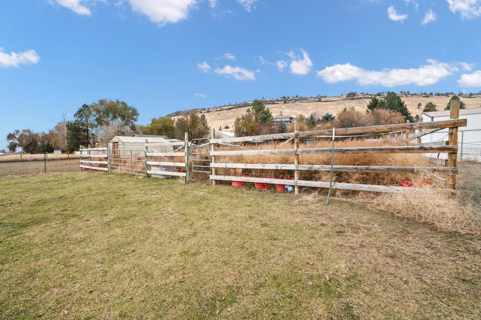 Photo of 2617 SE Paulina Highway 38 of 41