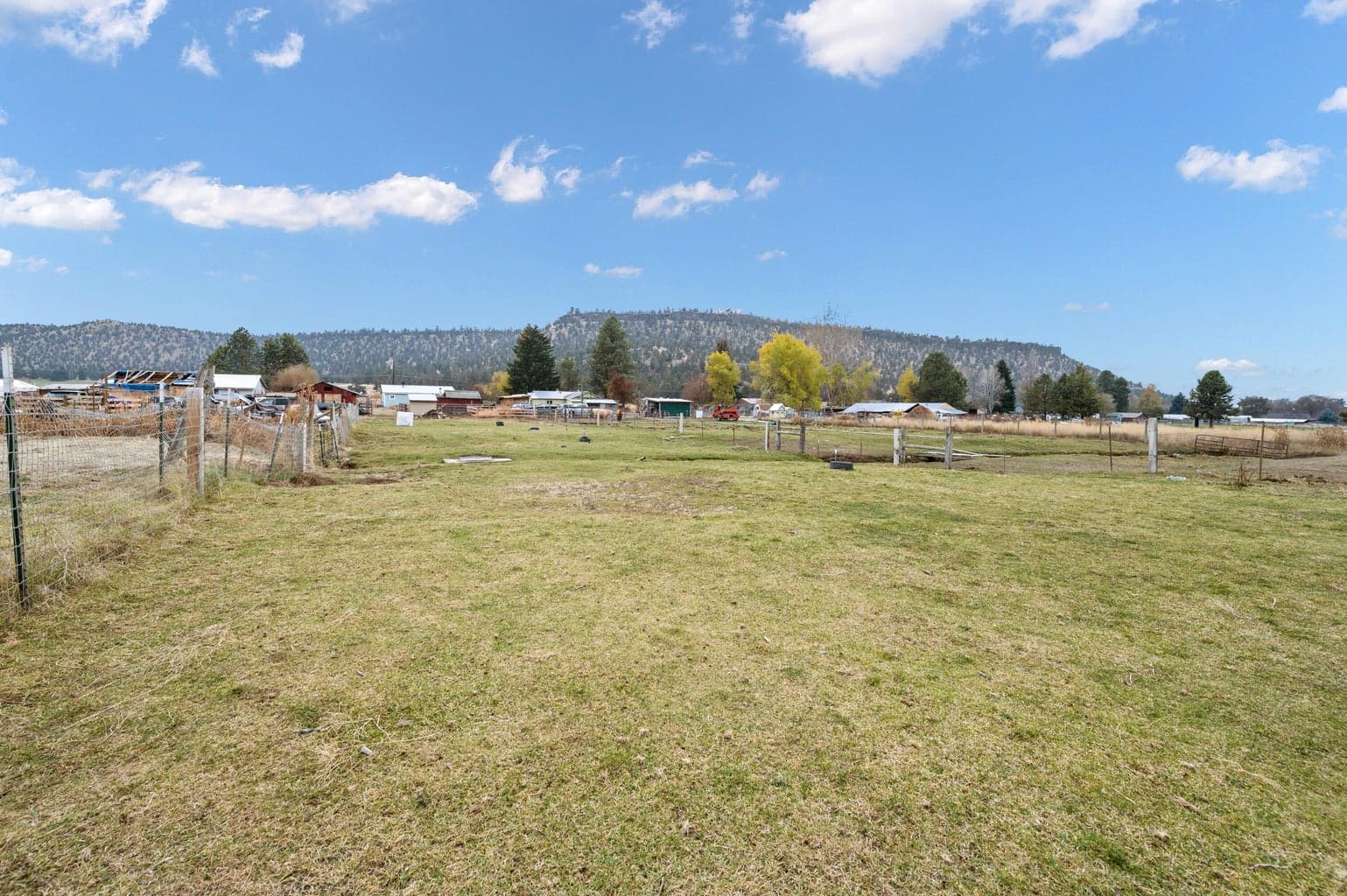 Photo of 2617 SE Paulina Highway 39 of 41