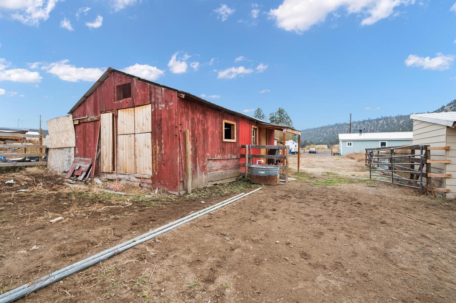 Photo of 2617 SE Paulina Highway 32 of 41