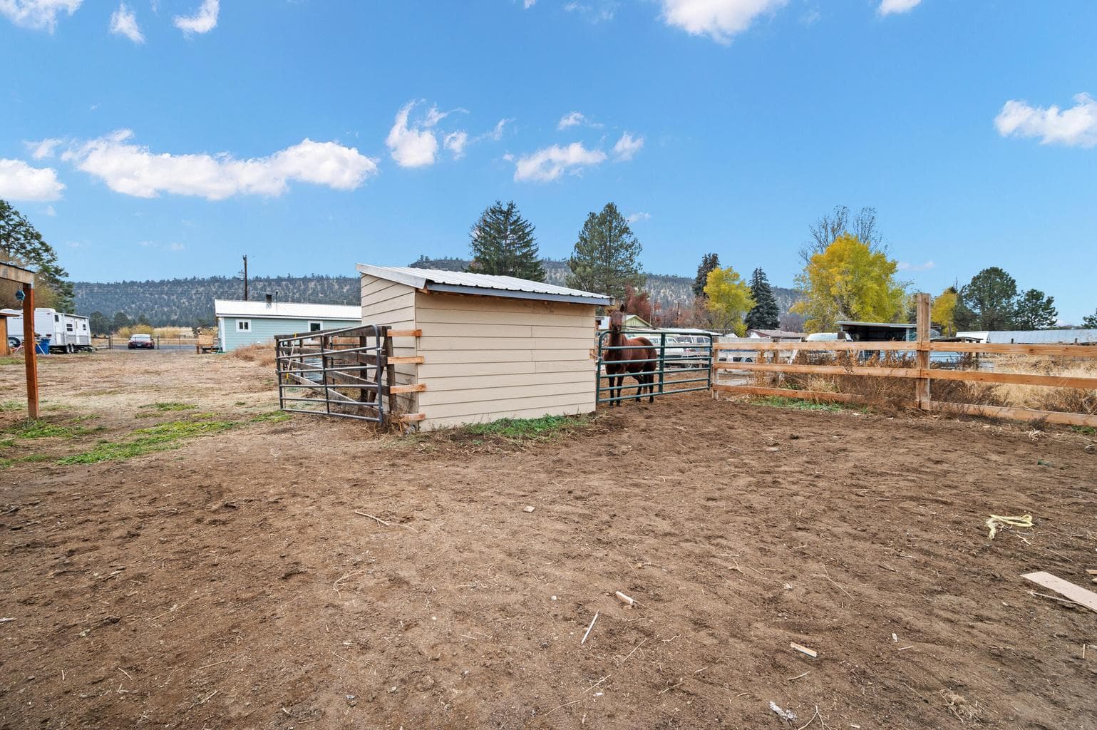 Photo of 2617 SE Paulina Highway 40 of 41