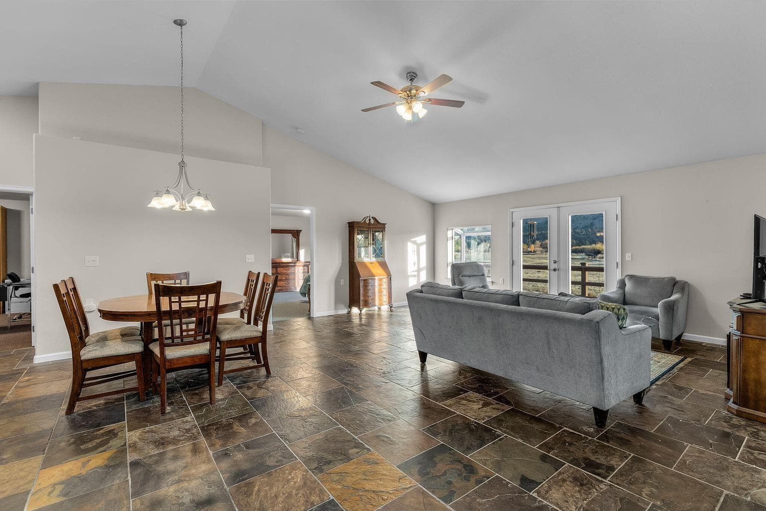 Photo of 26 NE Buena Villa Drive 6 of 30