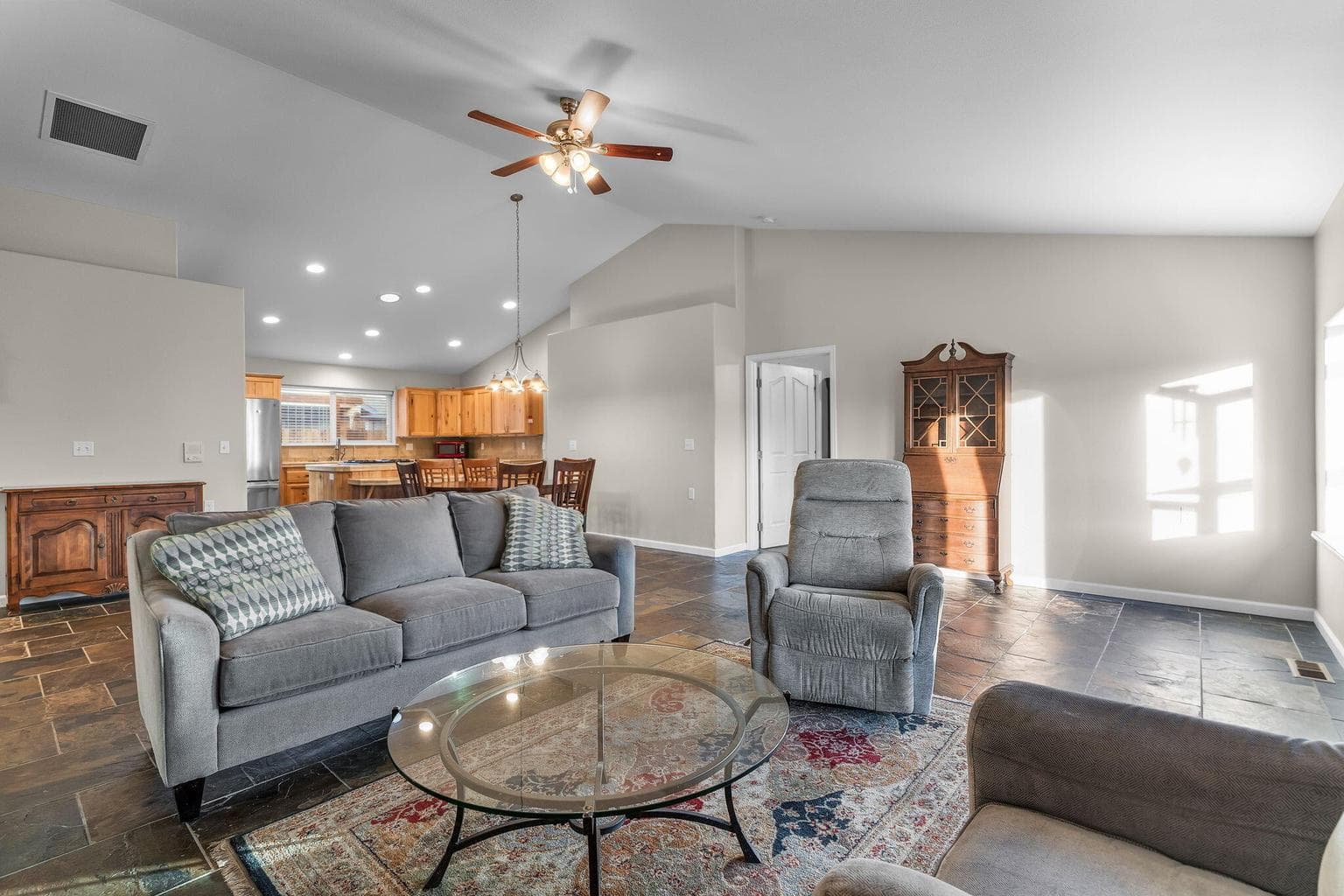 Photo of 26 NE Buena Villa Drive 9 of 30