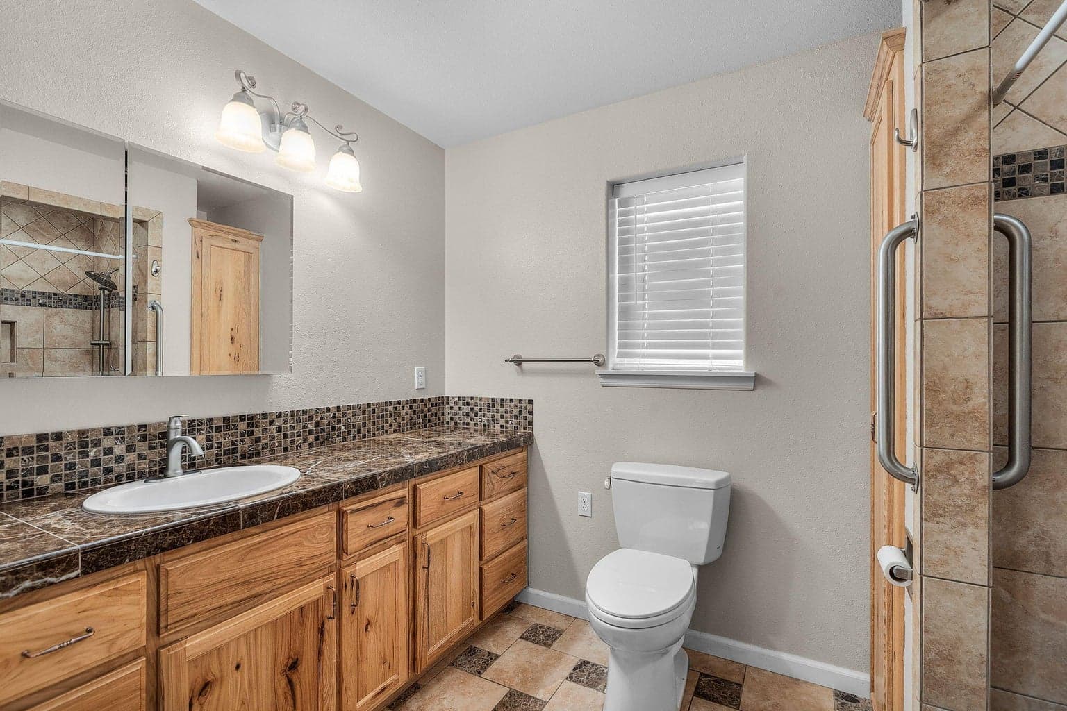 Photo of 26 NE Buena Villa Drive 17 of 30