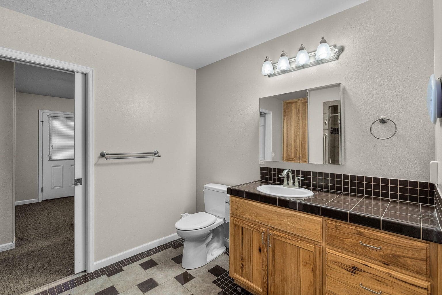 Photo of 26 NE Buena Villa Drive 21 of 30