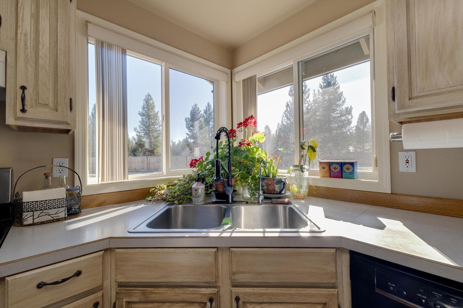Photo of 16038 Sunset Lane 6 of 32