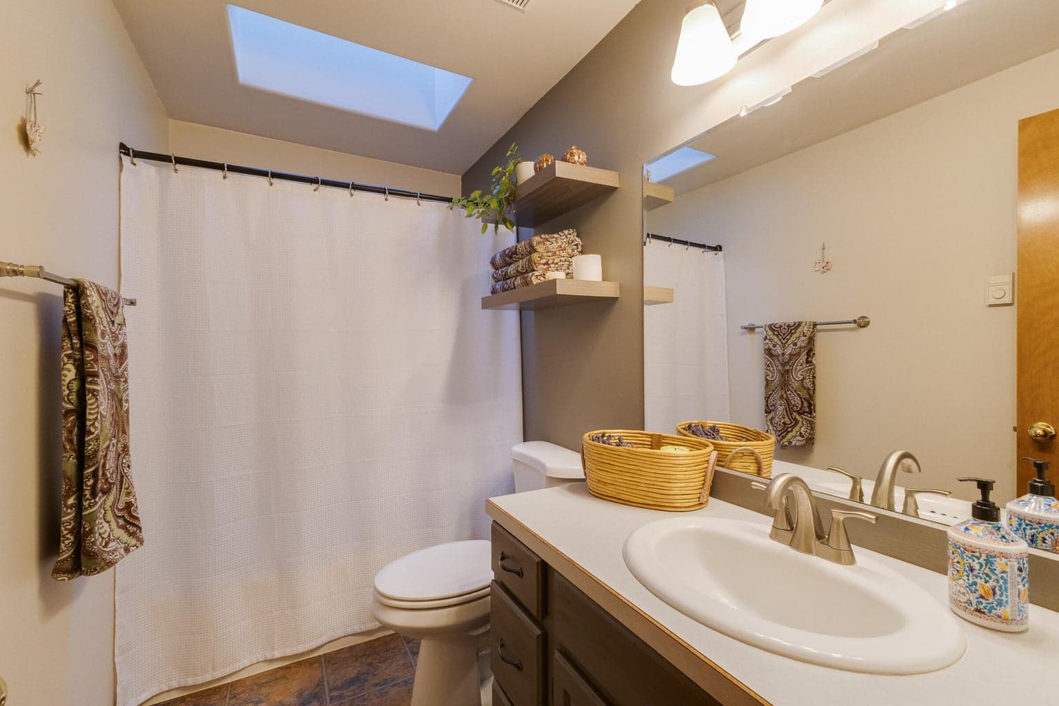 Main Bathroom