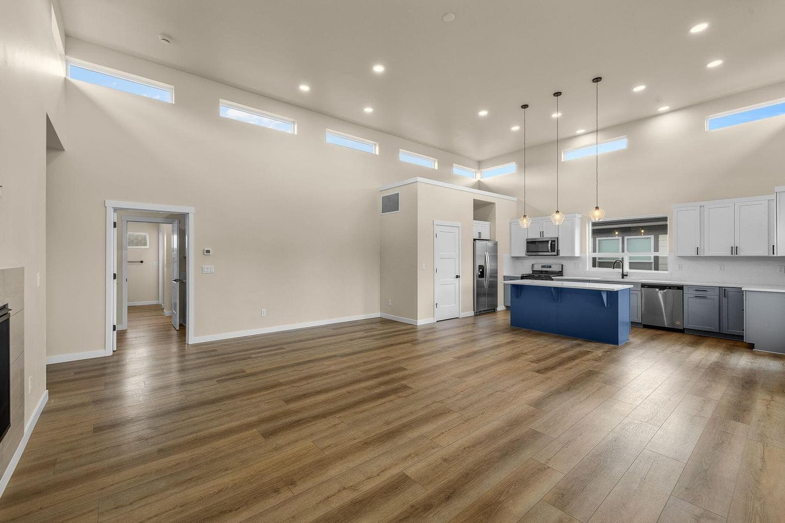 Photo of 1051 SE Fescue Lane 9 of 30
