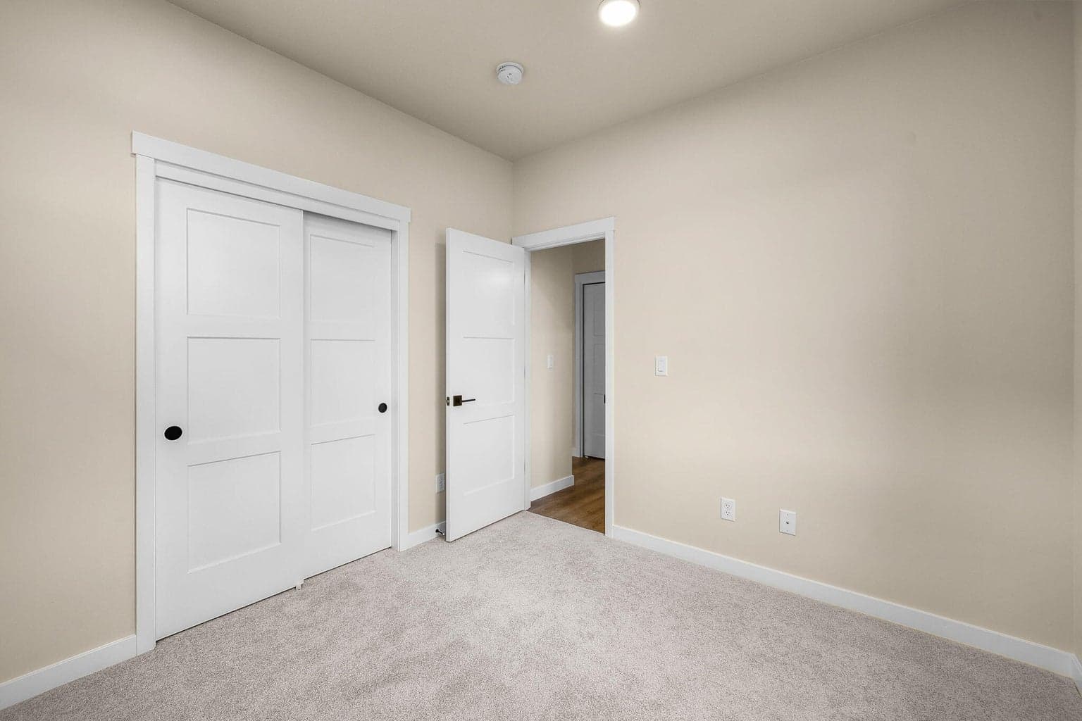 Photo of 1051 SE Fescue Lane 18 of 30