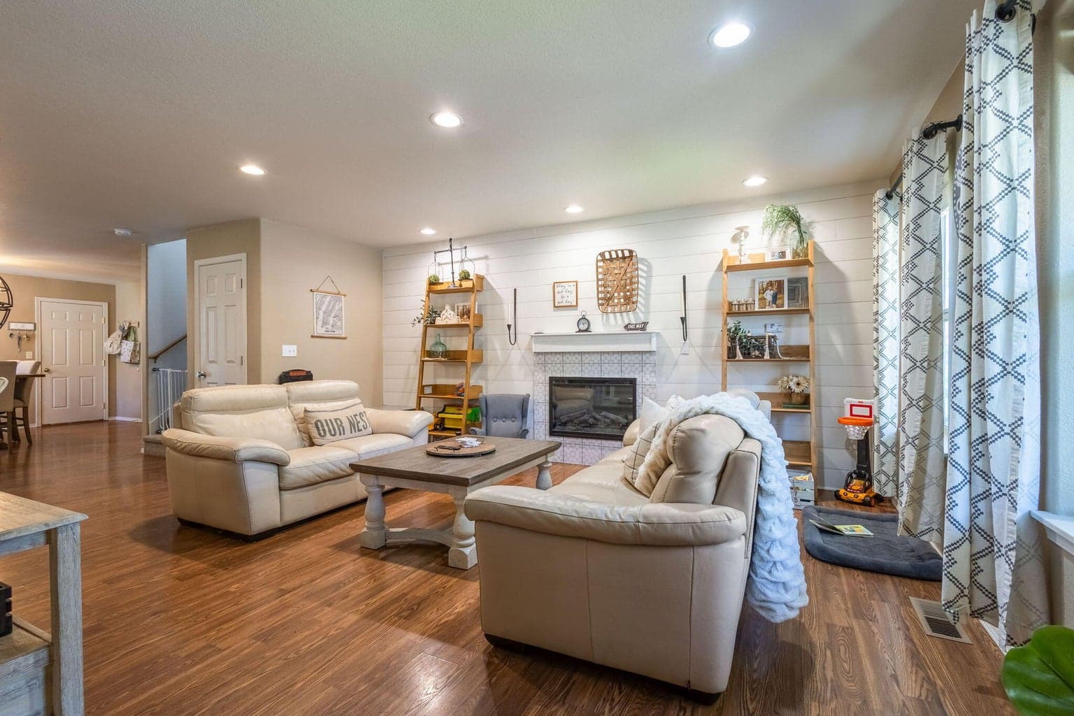 Photo of 1021 Cascade 4 of 45