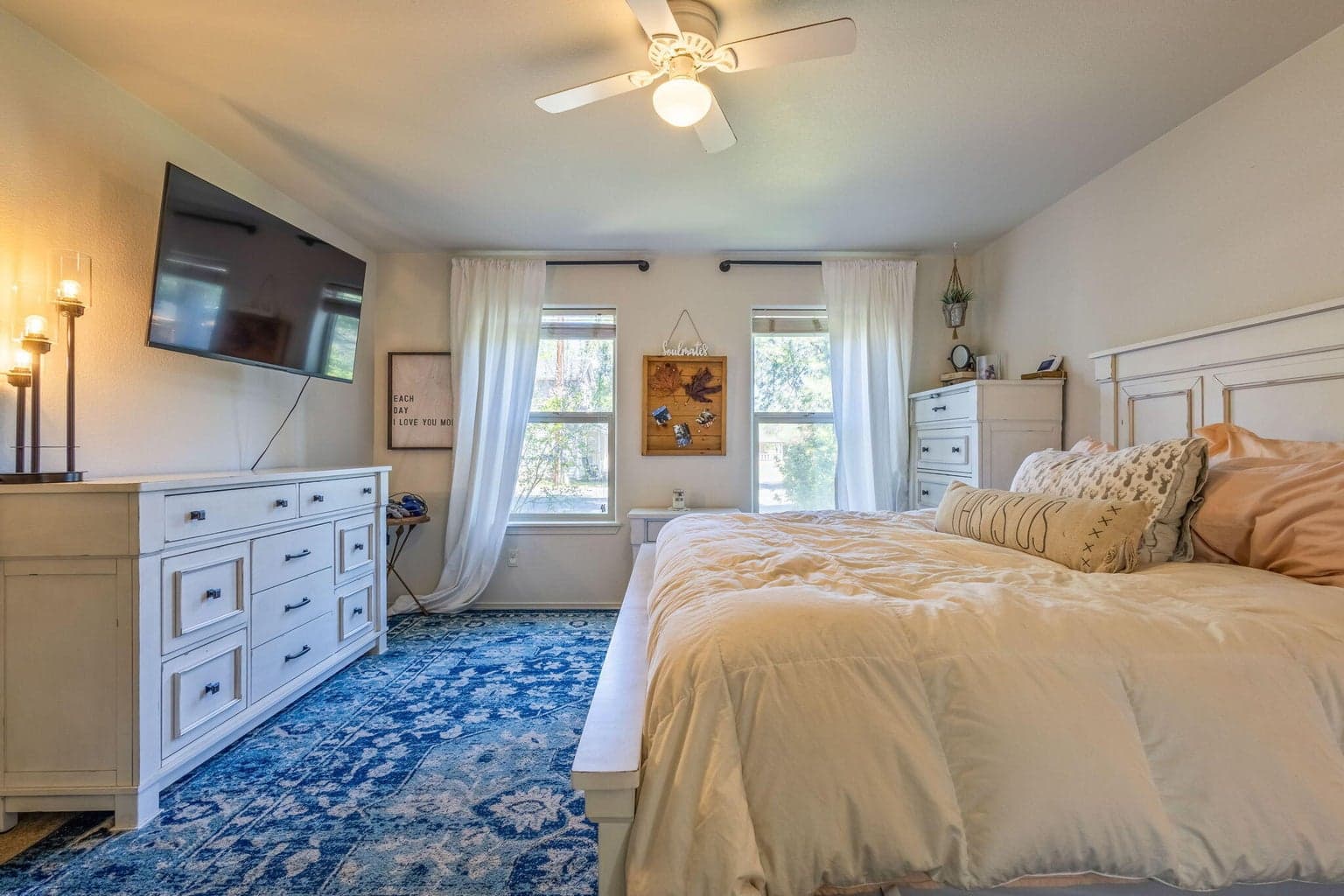 Photo of 1021 E Cascade Avenue 17 of 45