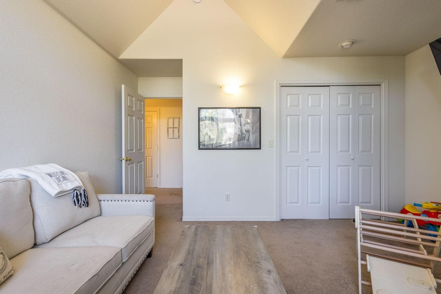 Photo of 1021 E Cascade Avenue 27 of 45