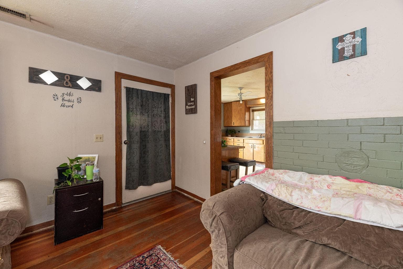 Photo of 945 2nd 5 of 28