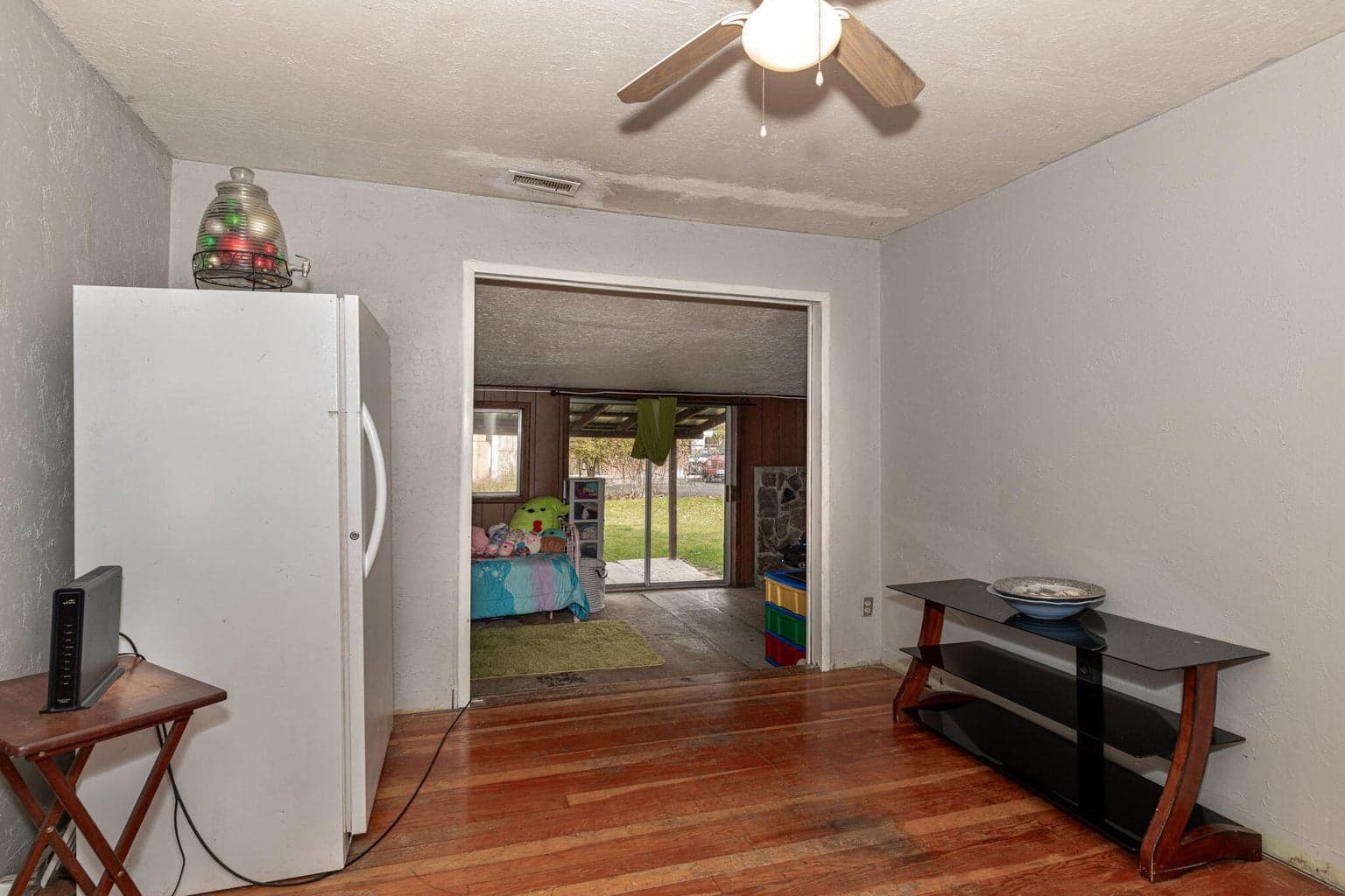 Photo of 945 NW 2nd Street 14 of 28