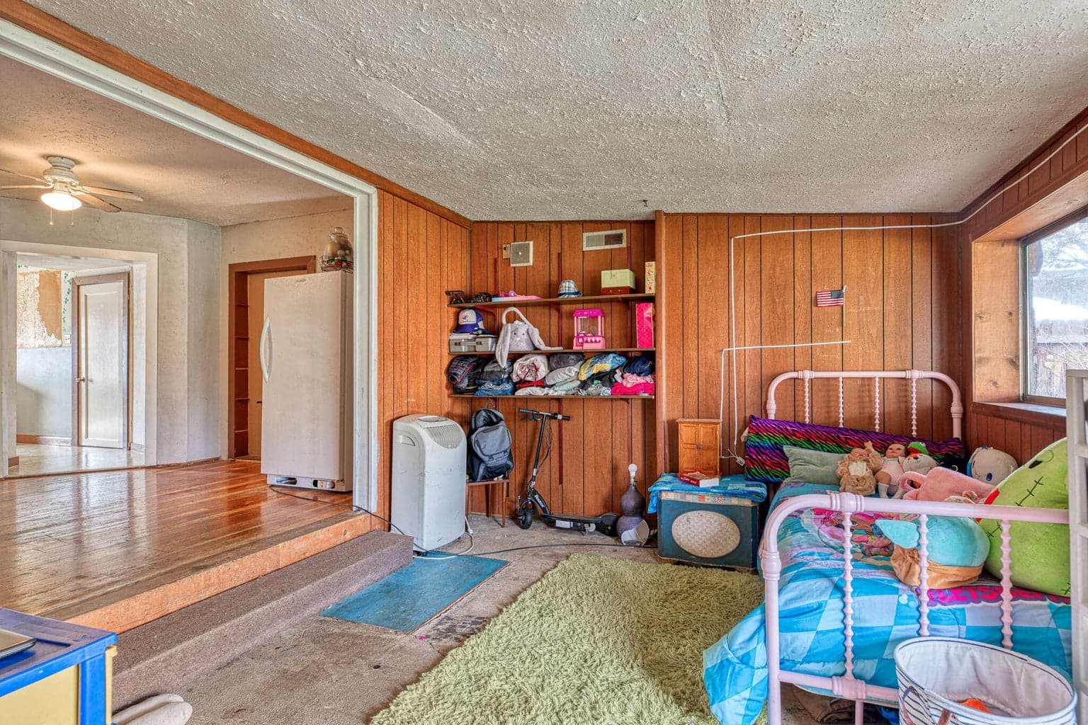 Photo of 945 NW 2nd Street 16 of 28
