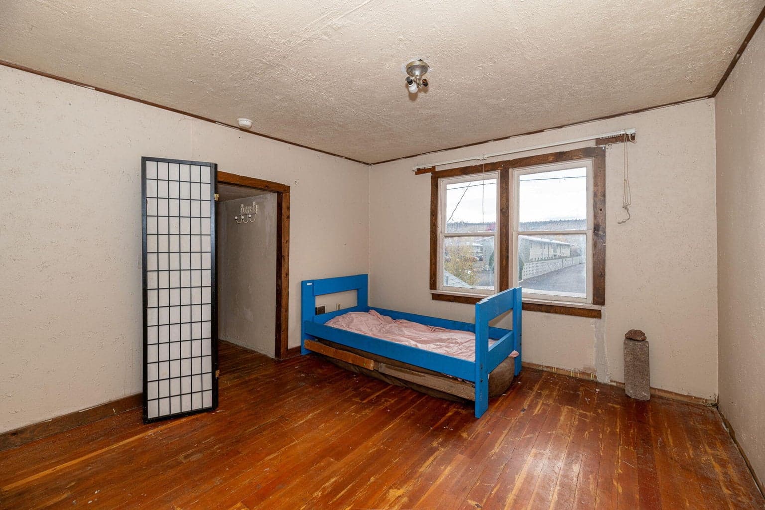 Photo of 945 NW 2nd Street 21 of 28