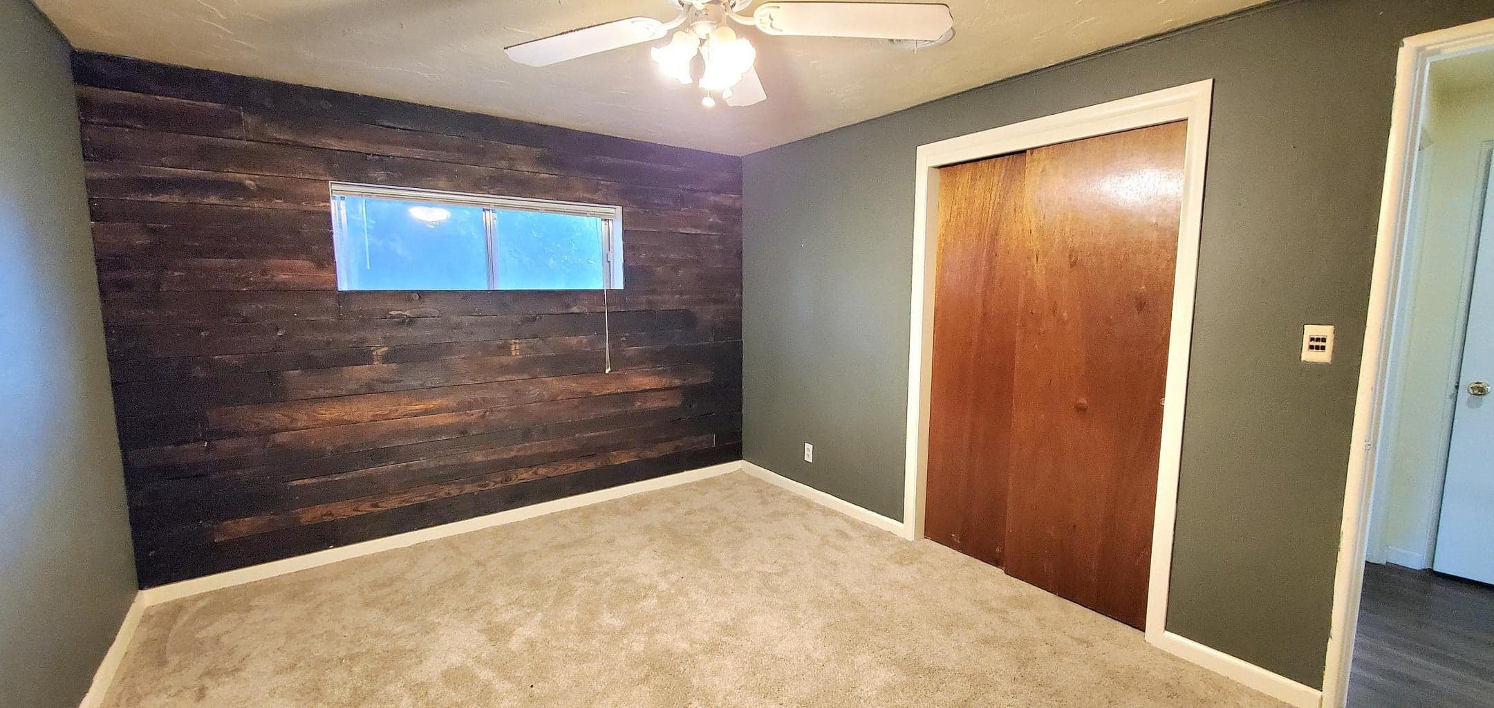 Photo of 810 NE Crest Drive 25 of 40