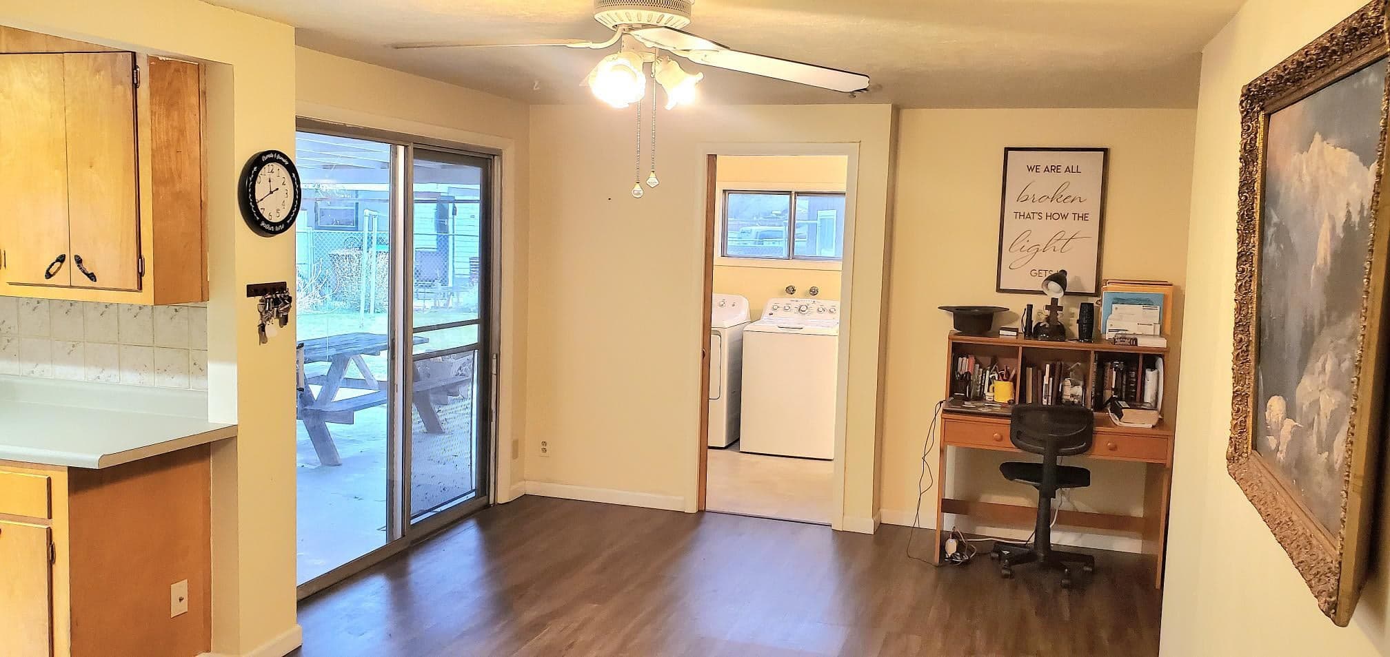 Photo of 810 NE Crest Drive 15 of 40