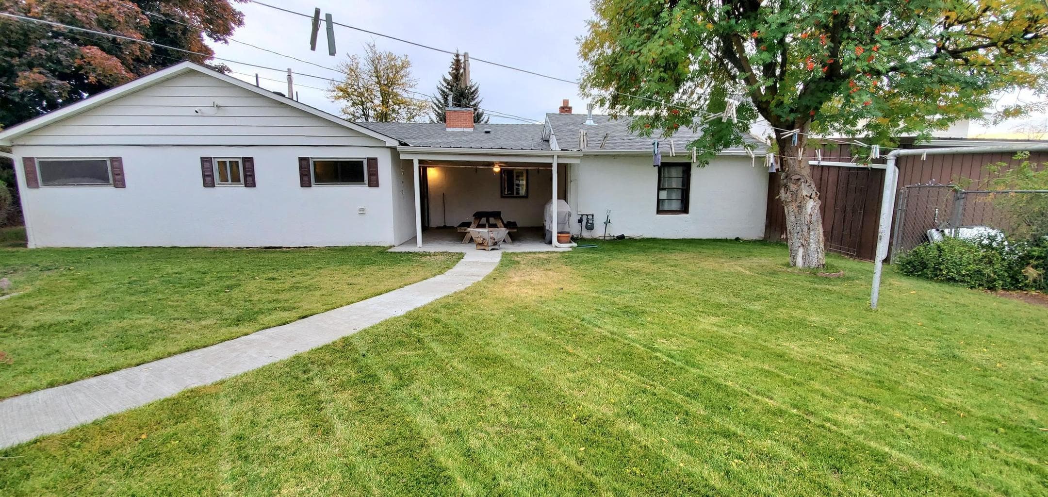 Photo of 810 NE Crest Drive 35 of 40