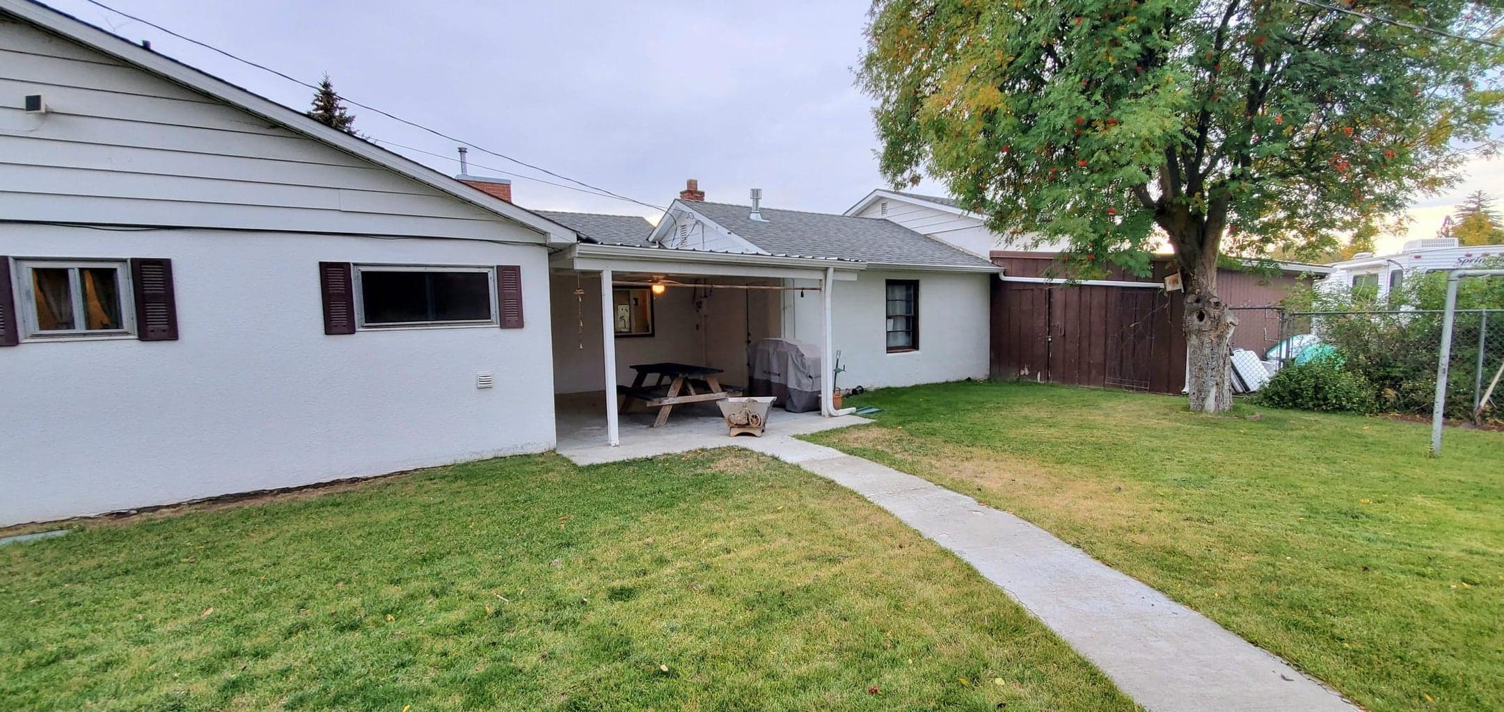 Photo of 810 NE Crest Drive 38 of 40