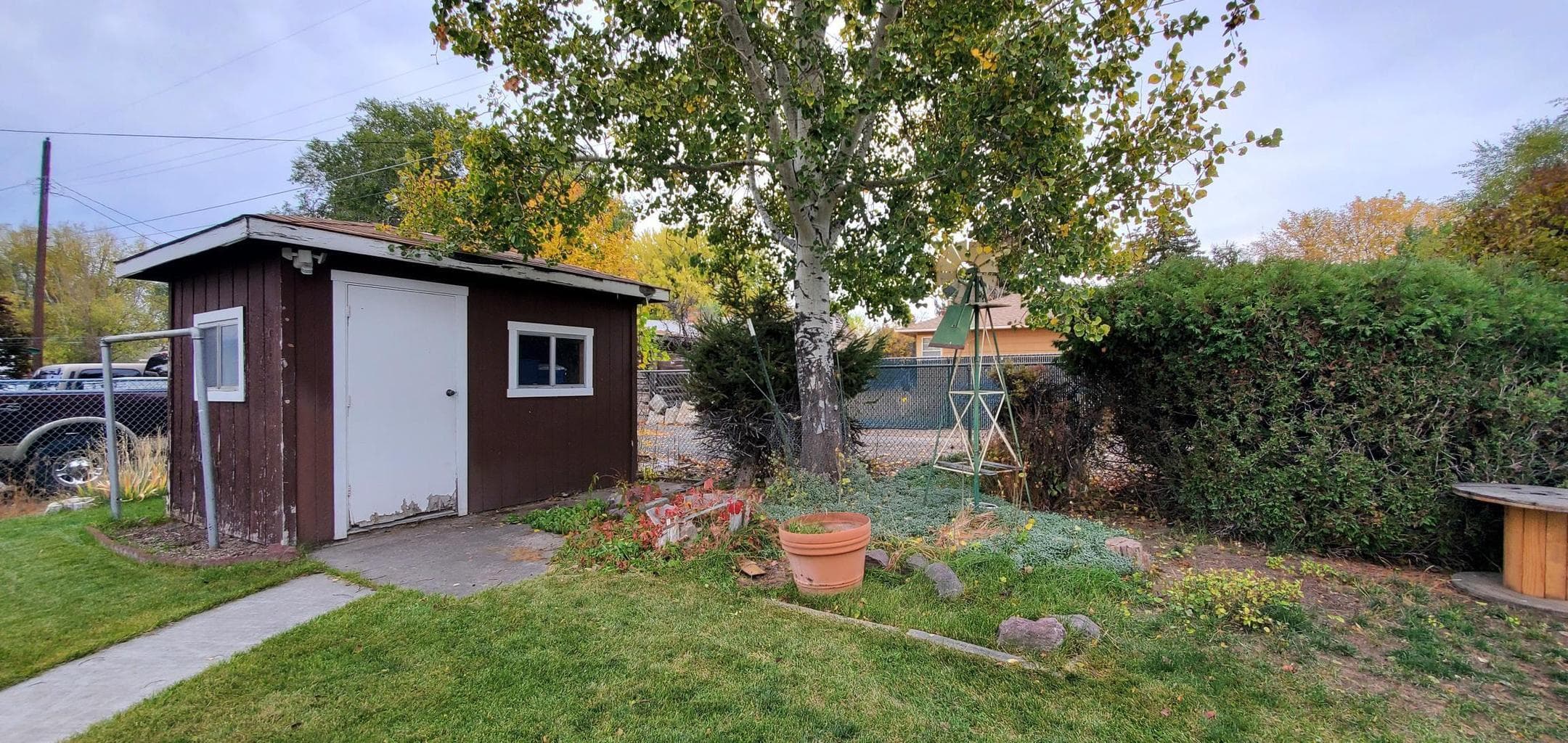 Photo of 810 NE Crest Drive 39 of 40