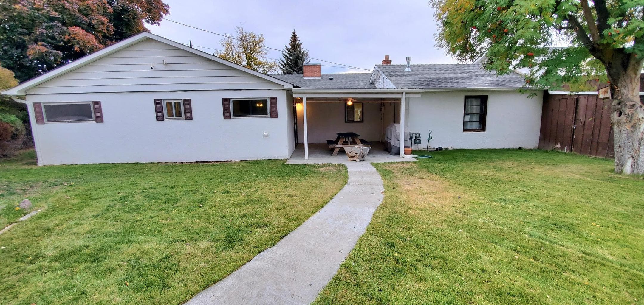Photo of 810 NE Crest Drive 40 of 40