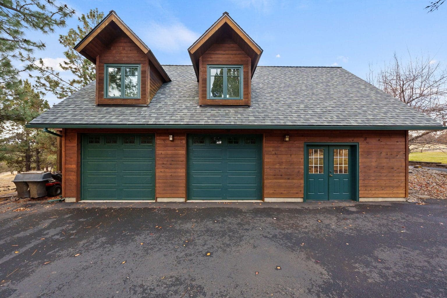 2 car garage with adjacent workshop in 3rd bay and artist loft above16045 Fox Ridge Circle, Sisters, OR 97759