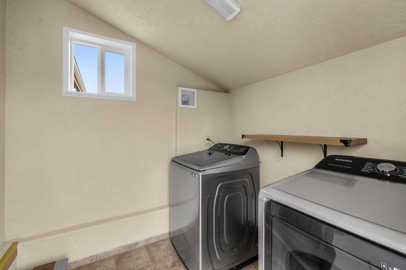 Photo of 16315 SE Cahvilla Road 25 of 37