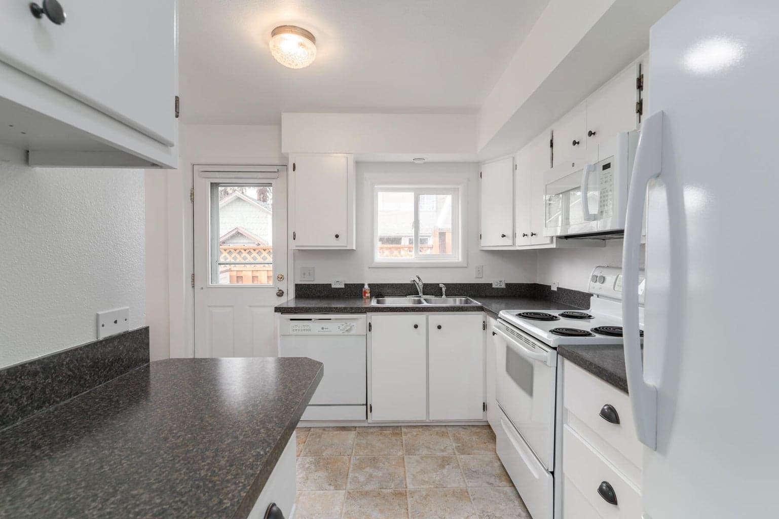 Photo of 1527 NW 10th Street 12 of 40