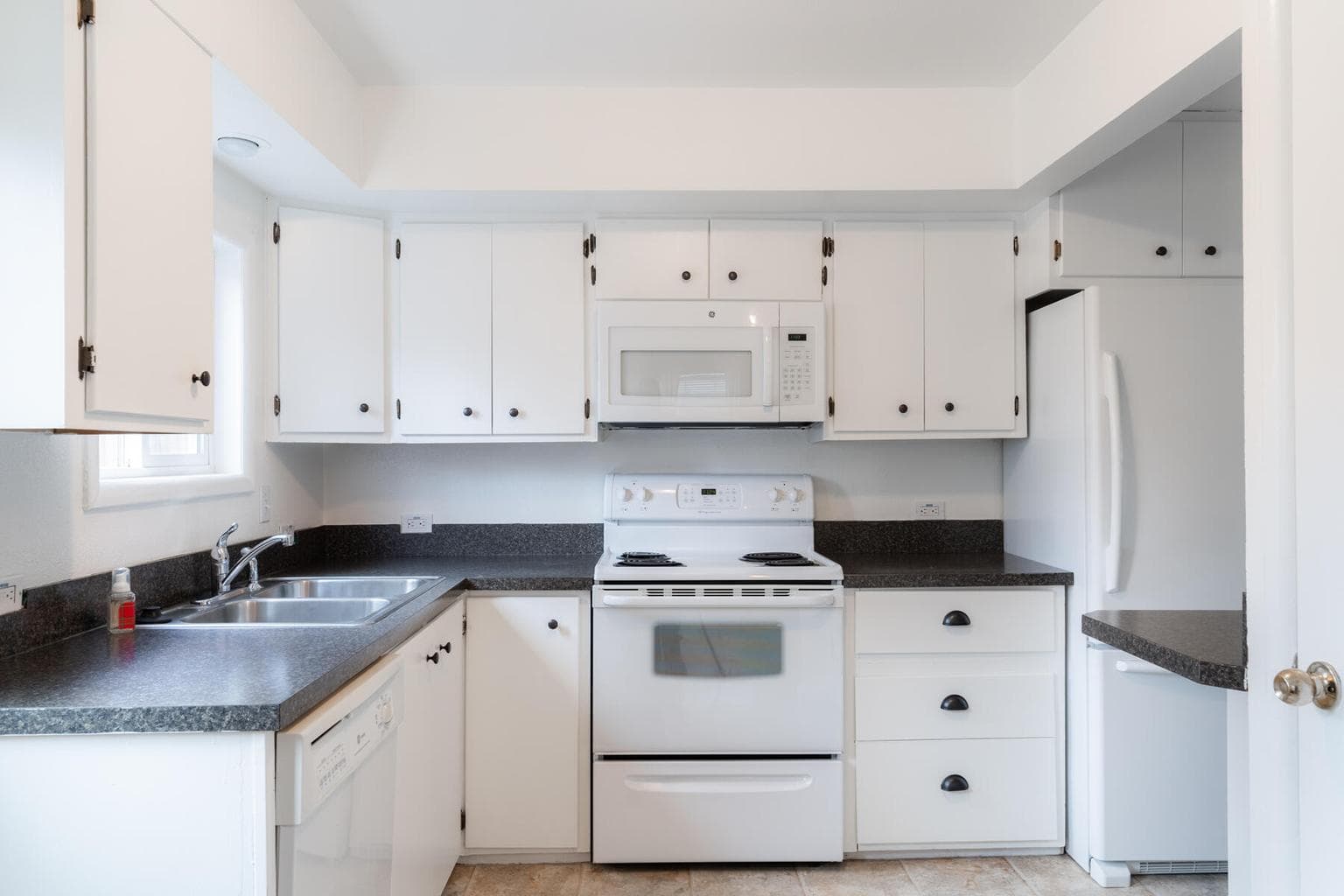 Photo of 1527 NW 10th Street 13 of 40