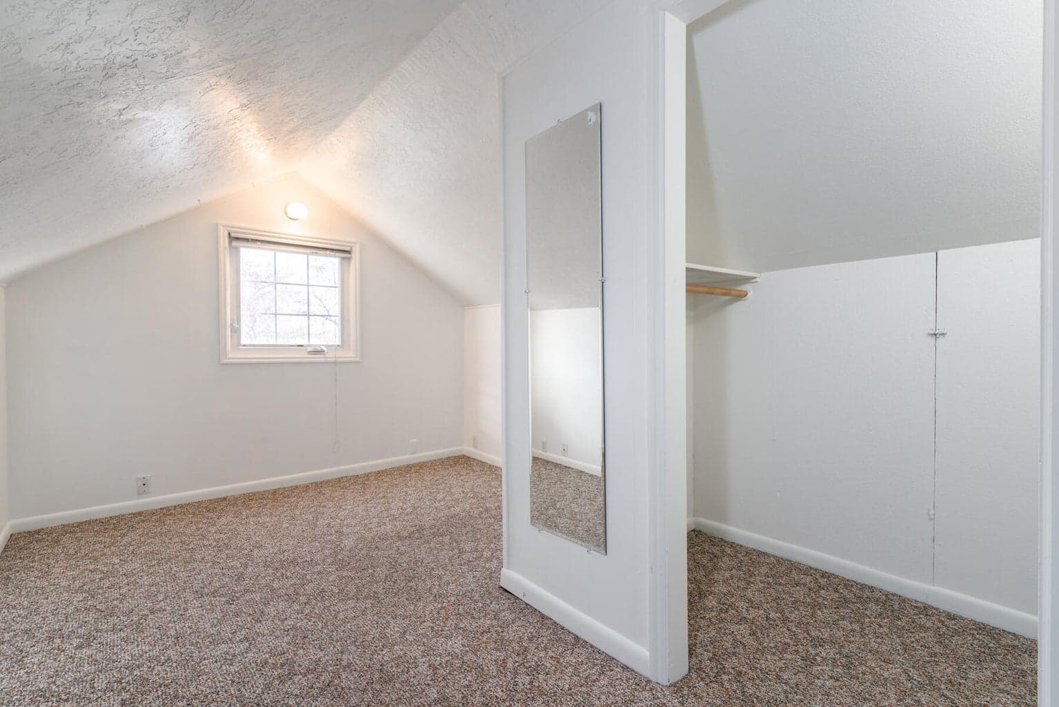 Photo of 1527 NW 10th Street 29 of 40