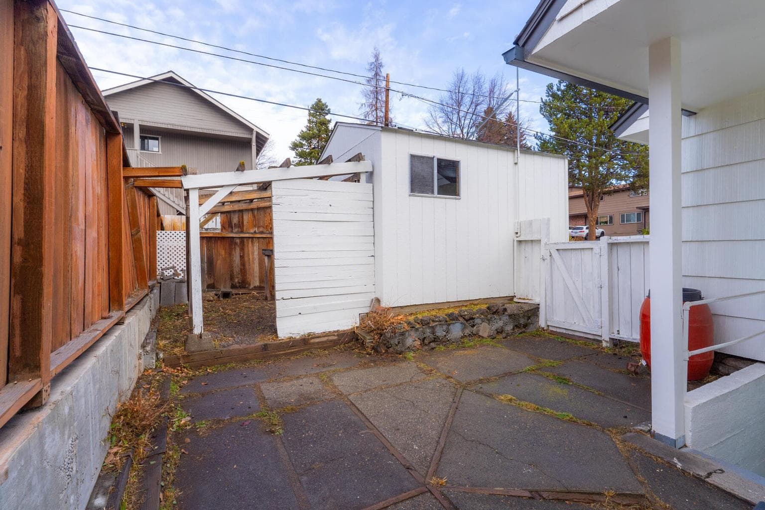 Photo of 1527 NW 10th Street 33 of 40