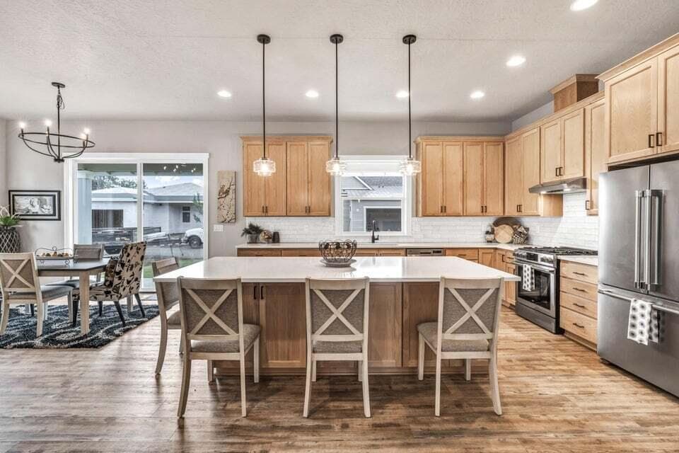 Photo of 131 W Clearpine Drive 11 of 32