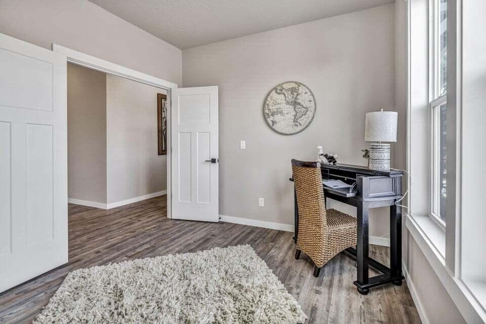 Photo of 131 W Clearpine Drive 13 of 32