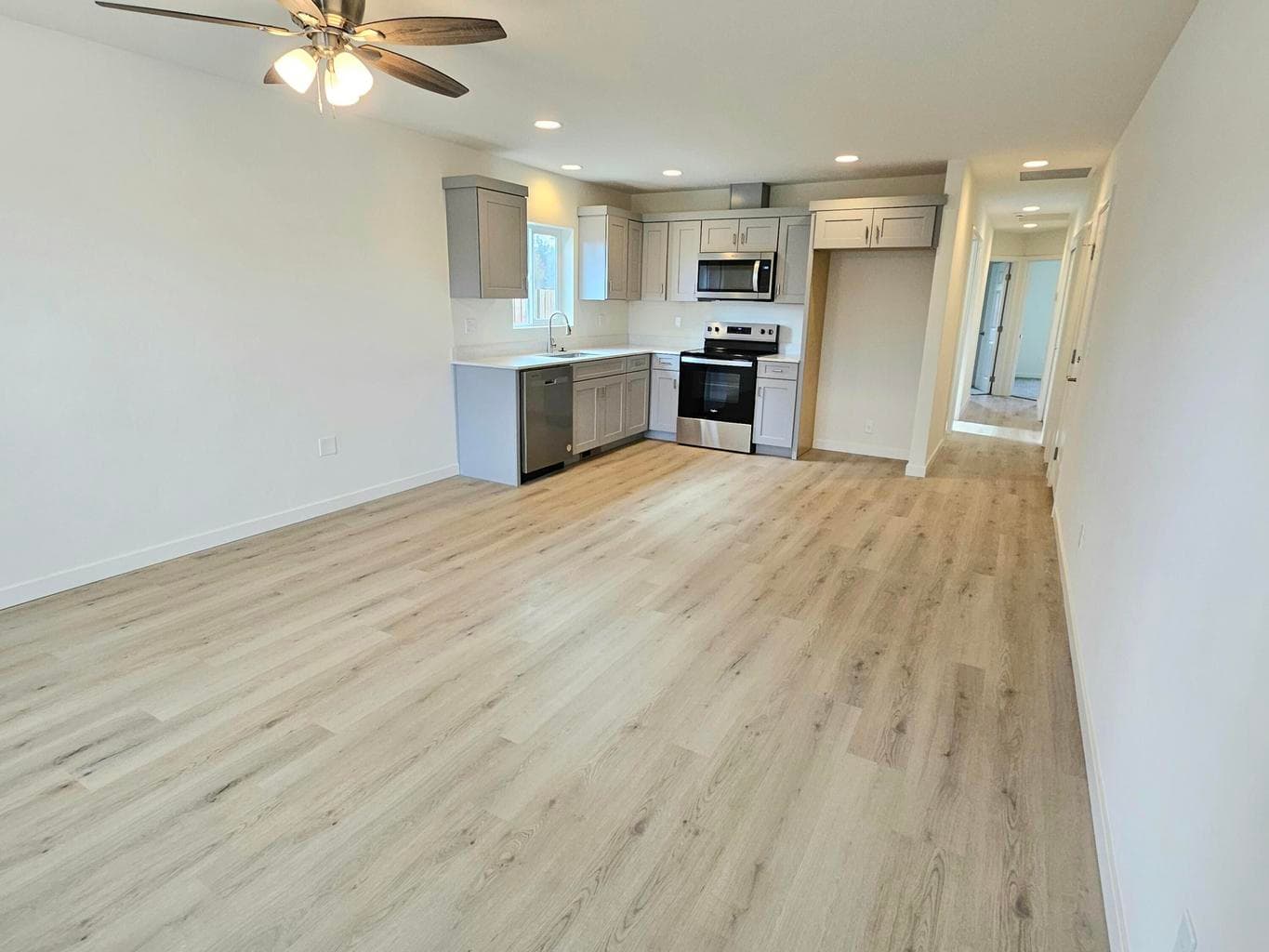 Photo of 2353 SW 24th Street 13 of 26