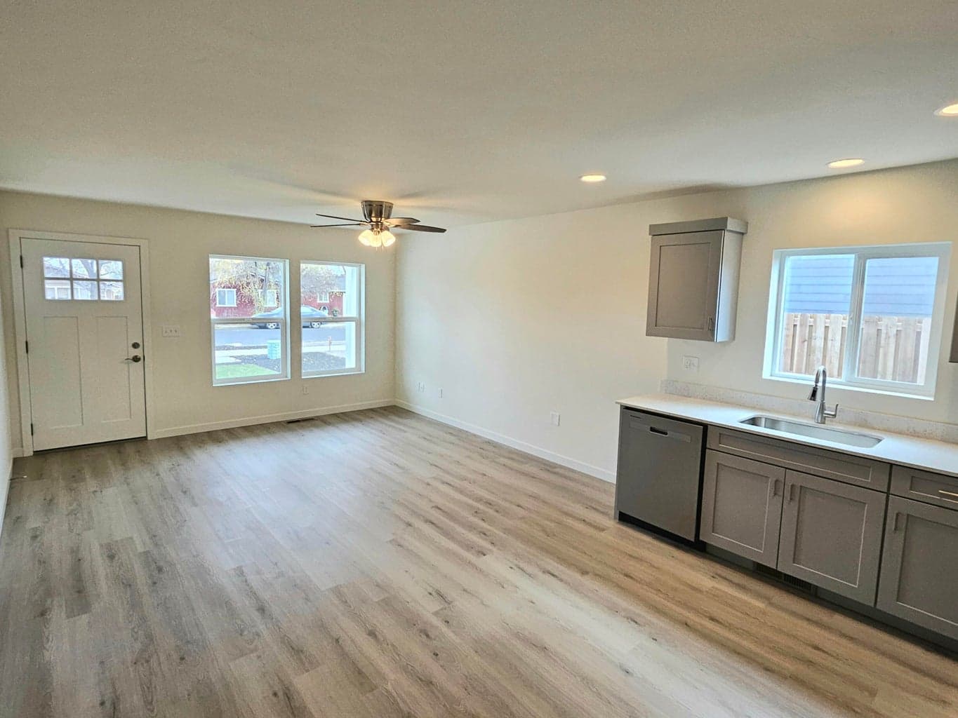 Photo of 2353 SW 24th Street 14 of 26