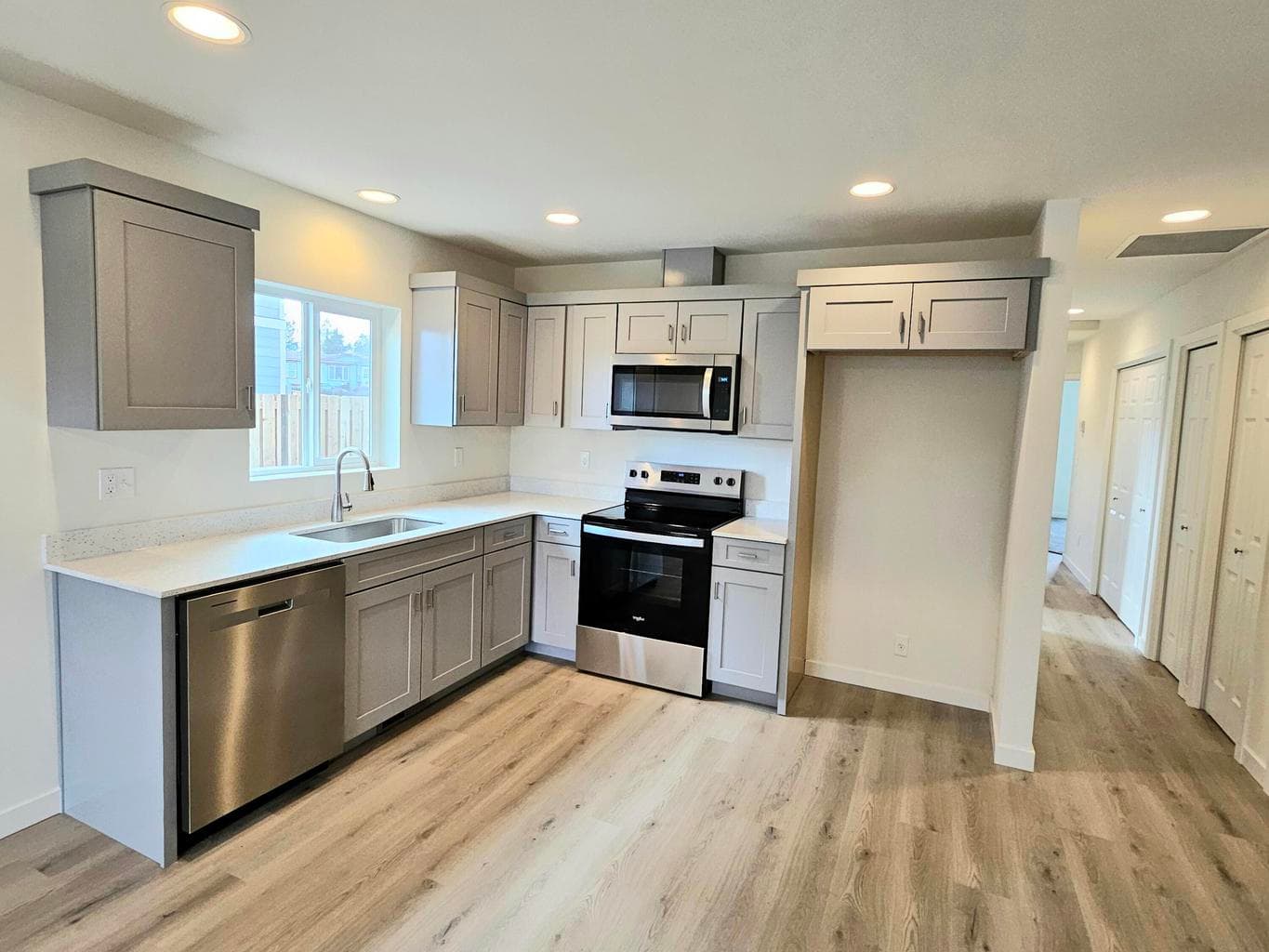 Photo of 2353 SW 24th Street 15 of 26