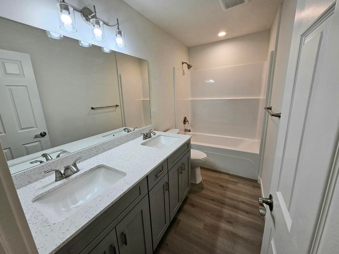 Photo of 2353 SW 24th Street 21 of 26