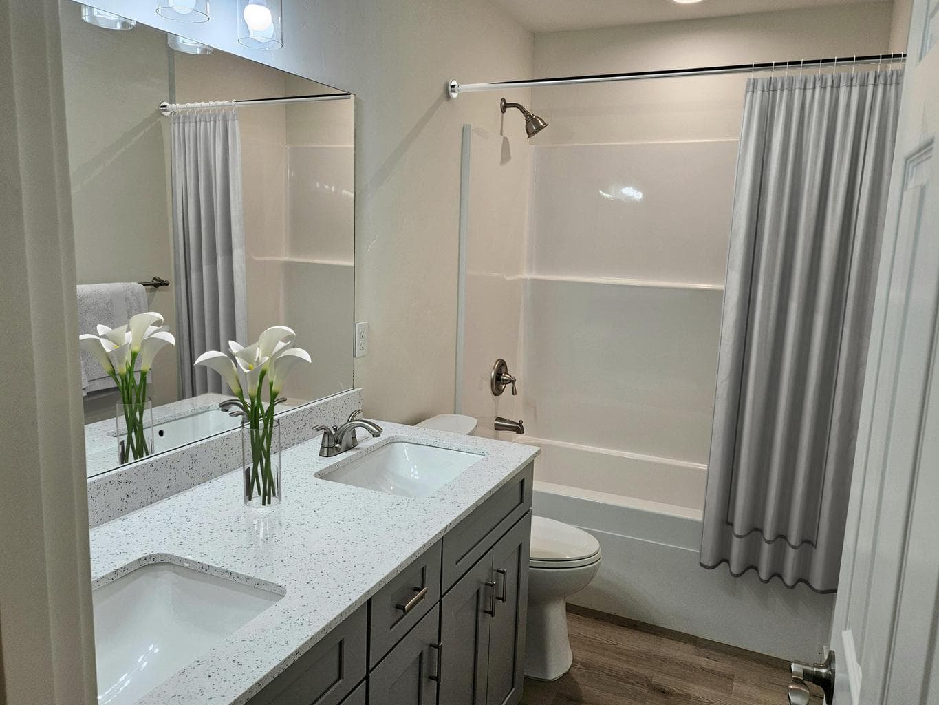 Photo of 2353 SW 24th Street 8 of 26